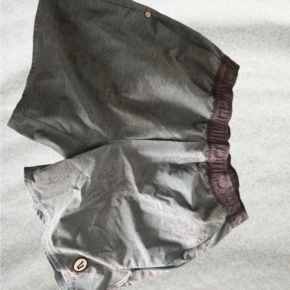 Vuori Short - Small - No Liner